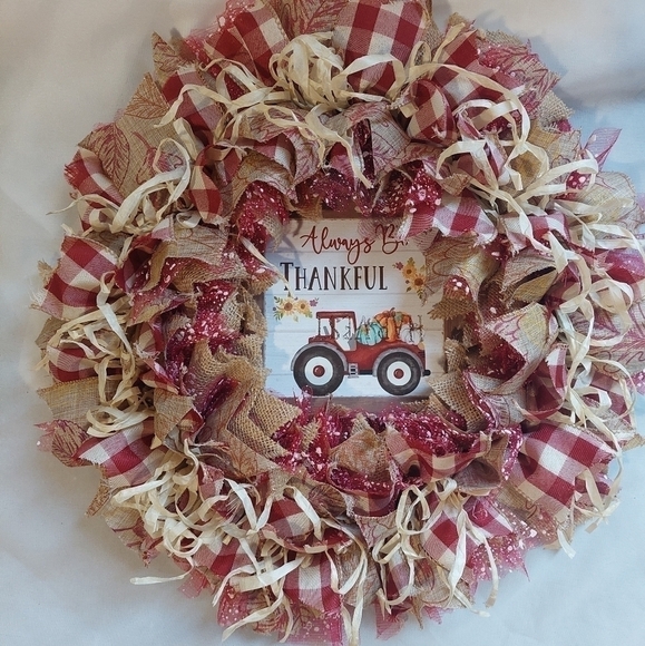 HANDMADE 18" Wreath - Picture 1 of 10